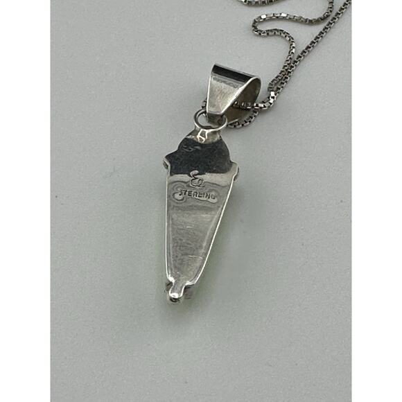 Navajo Signed Gaspeite/Peridot/Sterling Silver Necklace and Earrings Set - Picture 4 of 12